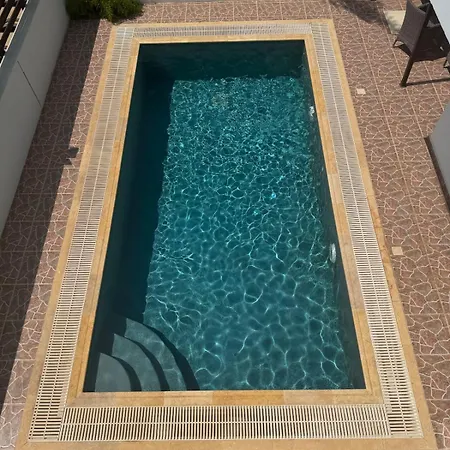 3bedroom With Private Pool פאראלימני