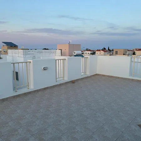 3bedroom With Private Pool פאראלימני